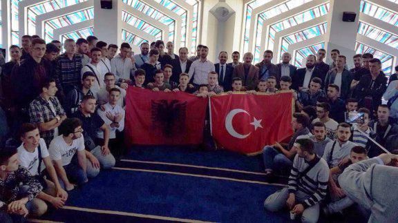 Kosova Alauddin Medresesinden Öğretmen ve Öğrenciler İstanbul ve Bursadaki Kardeş Okullarıyla Buluştular
