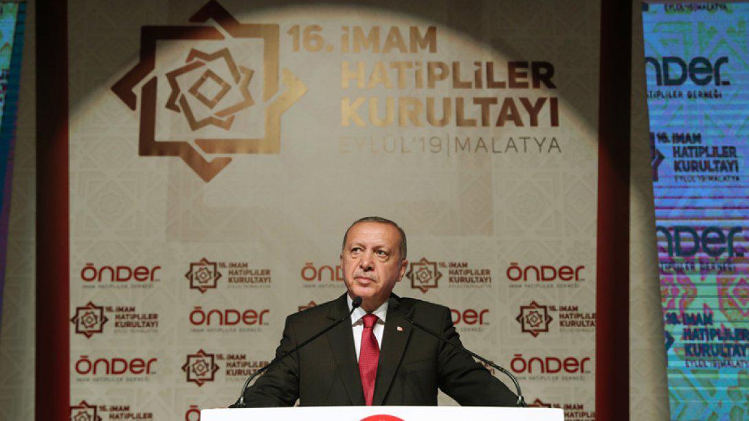 16. İmam Hatipliler Kurultayı Cumhurbaşkanımız Sayın Recep Tayyip Erdoğan ve Millî Eğitim Bakanımız Ziya Selçuk'un Katılımıyla Gerçekleşti