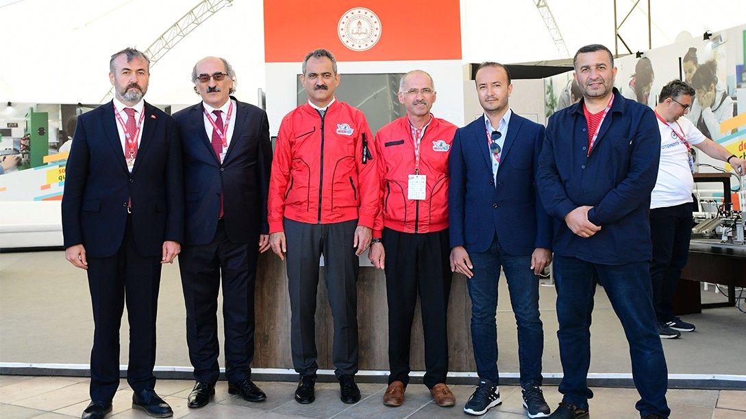 Millî Eğitim Bakanımız Sayın Mahmut Özer, Teknofest Azerbaycan'da MEB'in Standını Ziyaret Etti