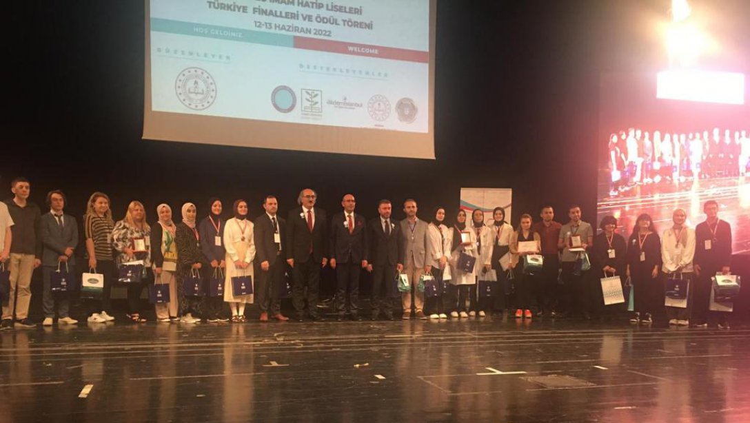 10 Farklı Dilde Gerçekleşen Türkiye Münazaraları Yarışmasında Ödüller Sahiplerini Buldu