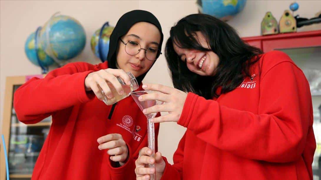 Muğla Menteşe Kız Anadolu İmam Hatip Lisesi Fen ve Sosyal Bilimler Proje Okulu Öğrencileri, Zeytin ve Mermer Atıklarından Organik Gübre Üretti