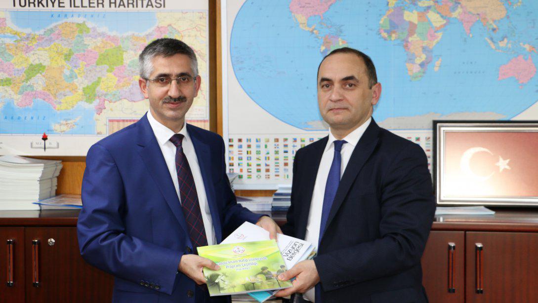 Genel Müdür Yılmaz, Azerbaycan Bakü İlahiyat Üniversitesi Rektörü Memmedov ve Beraberindeki Heyeti Ağırladı