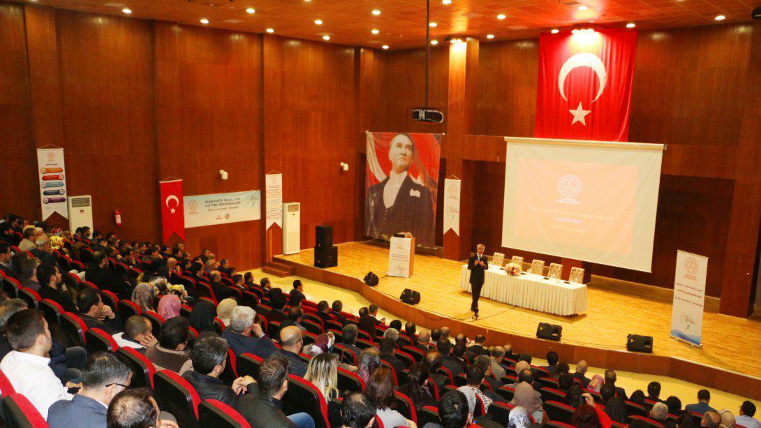 İmam Hatip Okulları Yönetici/Öğretmen Vizyon Semineri  Diyarbakır'da Yapıldı