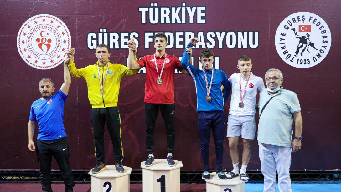 Batman Veysel Karani AİHL öğrencisi, Türkiye şampiyonu oldu