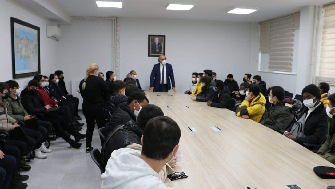 Genel Müdür Gül, 38 Ülkeden Öğrencinin Öğrenim Gördüğü Sivas Uluslararası Şehit M. Murat Ertekin AİHL Heyetini Kabul Etti