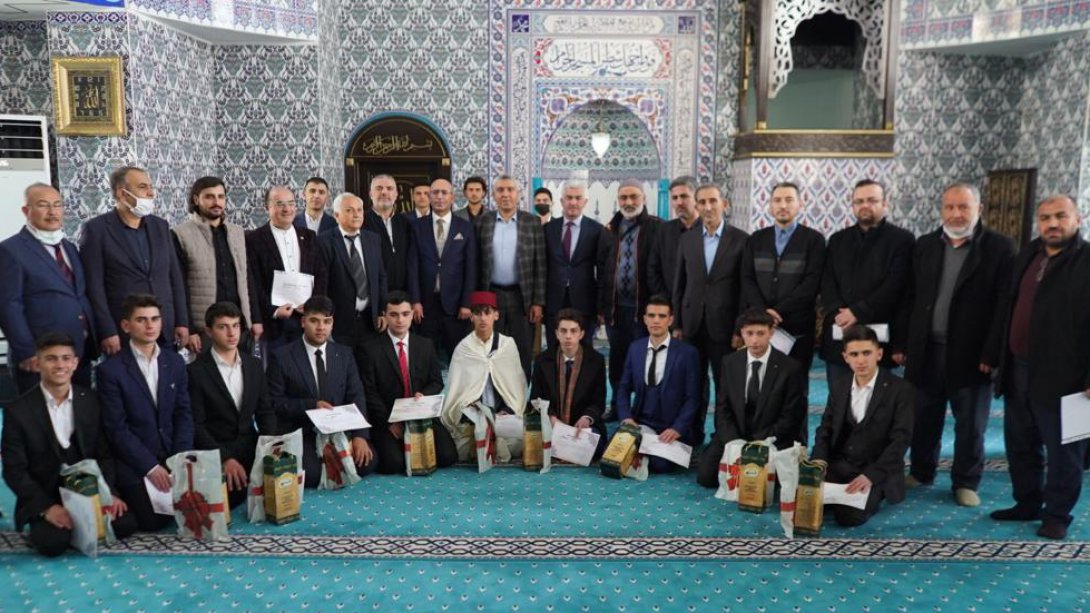 Daire Başkanımız  İhsan Erkul Osmaniye'de Düzenlenen Genç Sadâ Kur'an-ı Kerim'i Güzel Okuma Yarışması Bölge Finaline Katıldı