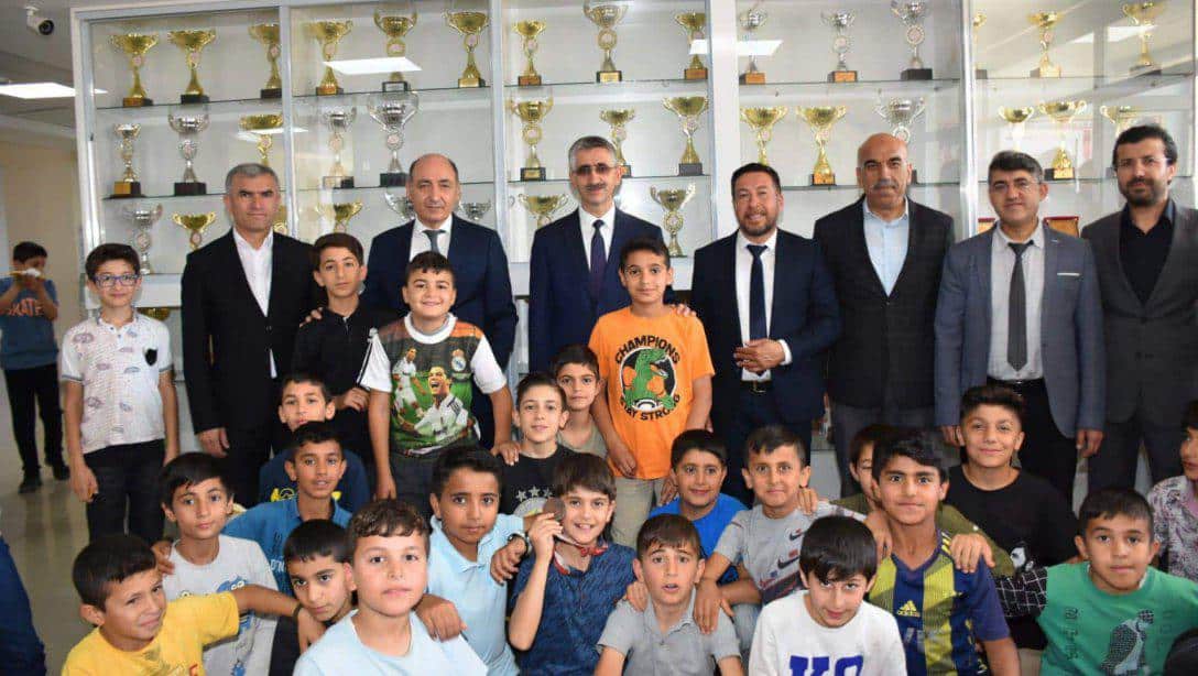 MEB Bakan Yardımcısı Nazif Yılmaz'ın Spor Proje Okulumuzu Ziyareti
