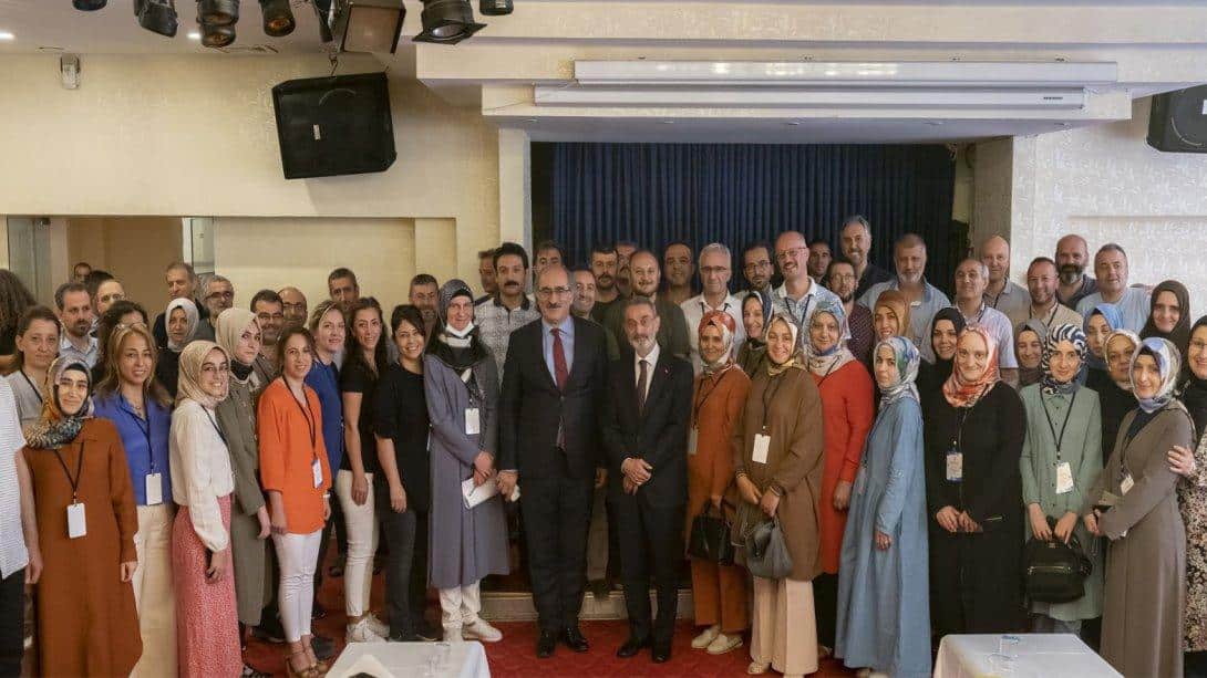 Bakan Yardımcısı Sezgin ve Din Öğretimi Genel Müdürü Gül Ankara'da Gerçekleştirilen Kitap Yazım Çalıştayına Katıldı