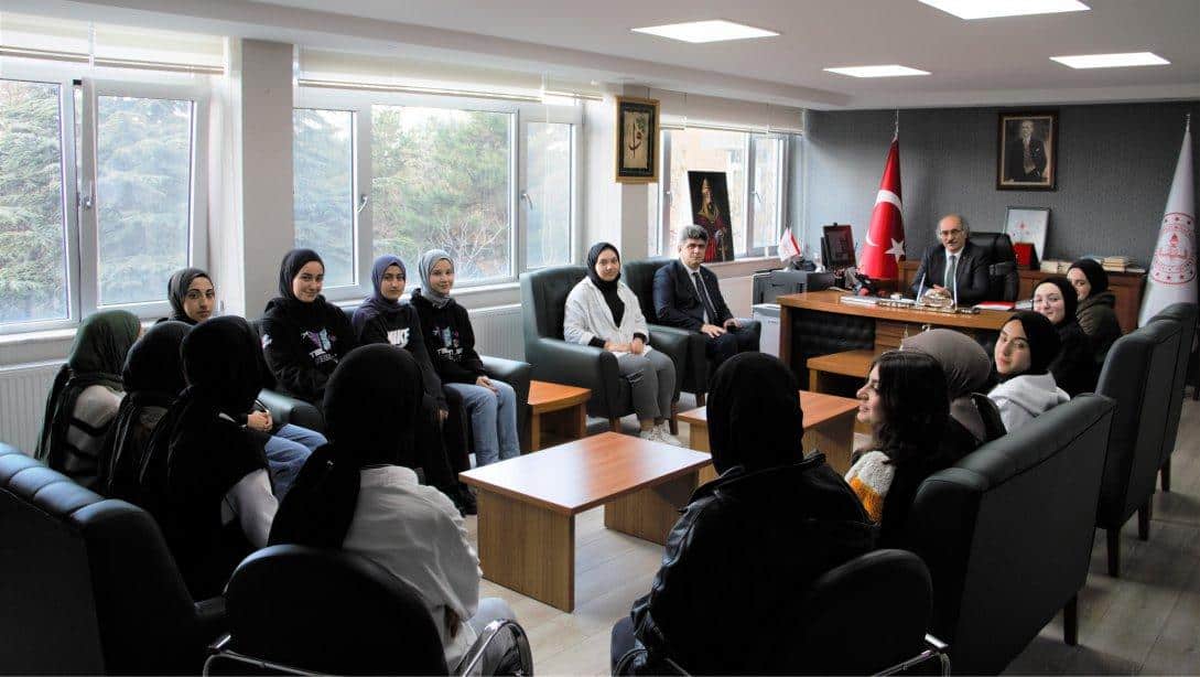 Genel Müdürümüz Gül, Ülkemizde Birinci Gelerek Uluslararası Robot Yarışması'na Katılacak Olan Tenzile Erdoğan Kız AİHL Öğrencilerini Kabul Etti