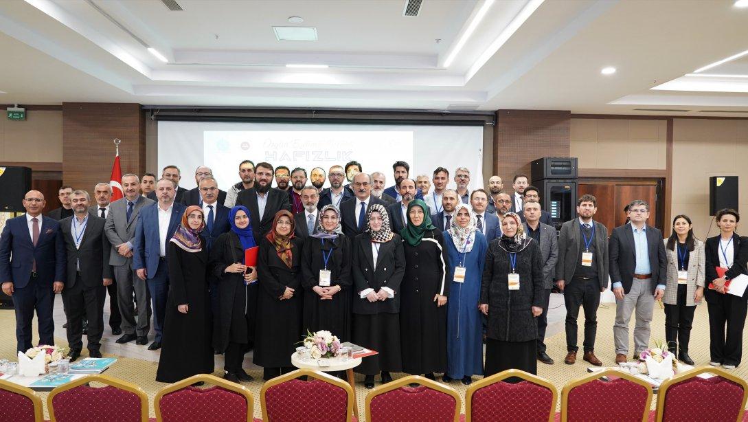 Örgün Eğitimle Birlikte Hafızlık Çalıştayı, Ankara'da Gerçekleştirildi